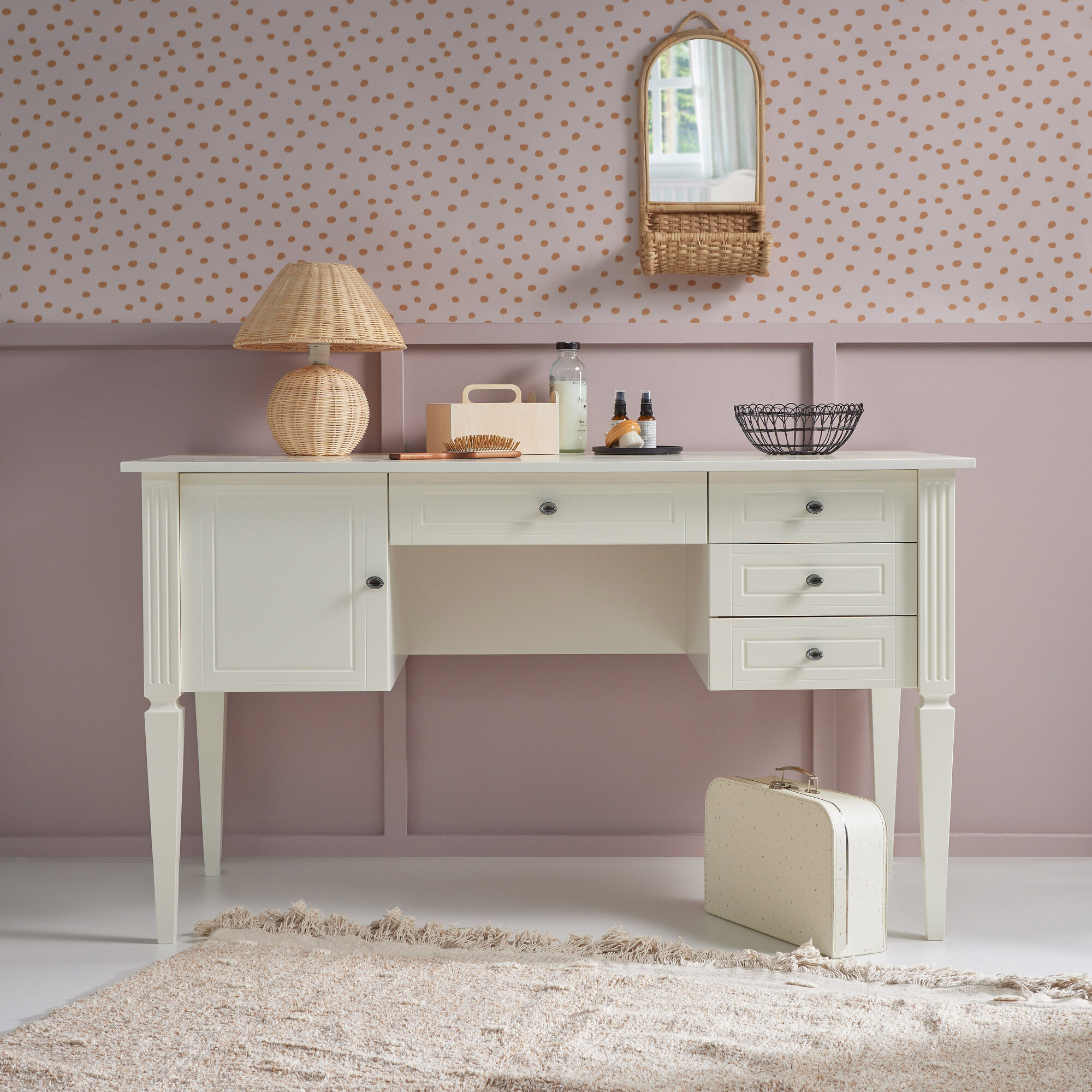Birou elegant Alb, blat MDF 132x78 cm, picioare de lemn, 4 sertare, dulapior, stil clasic romantic, colectia INES 
