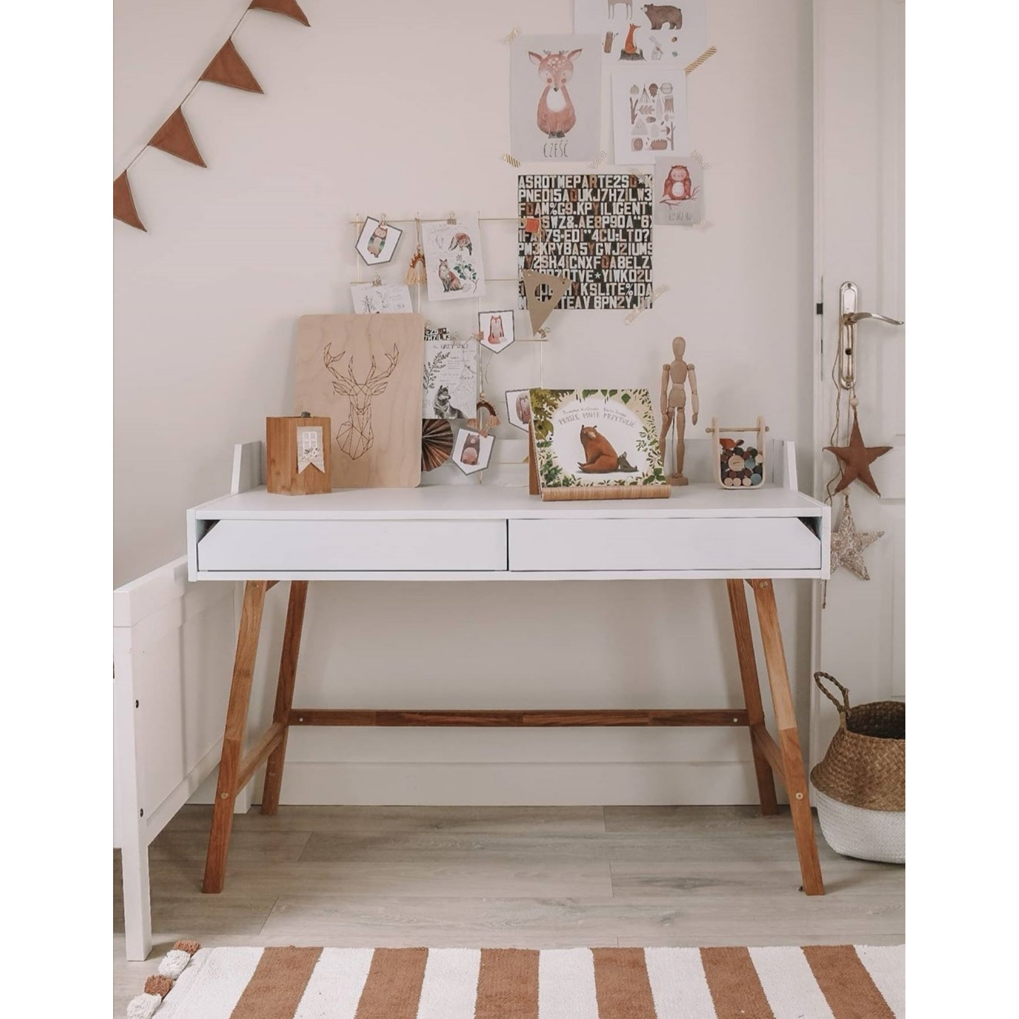 Birou LOTTA Alb, 2 sertare, blat 120x60 cm, picioare lemn de stejar, stil scandinav,