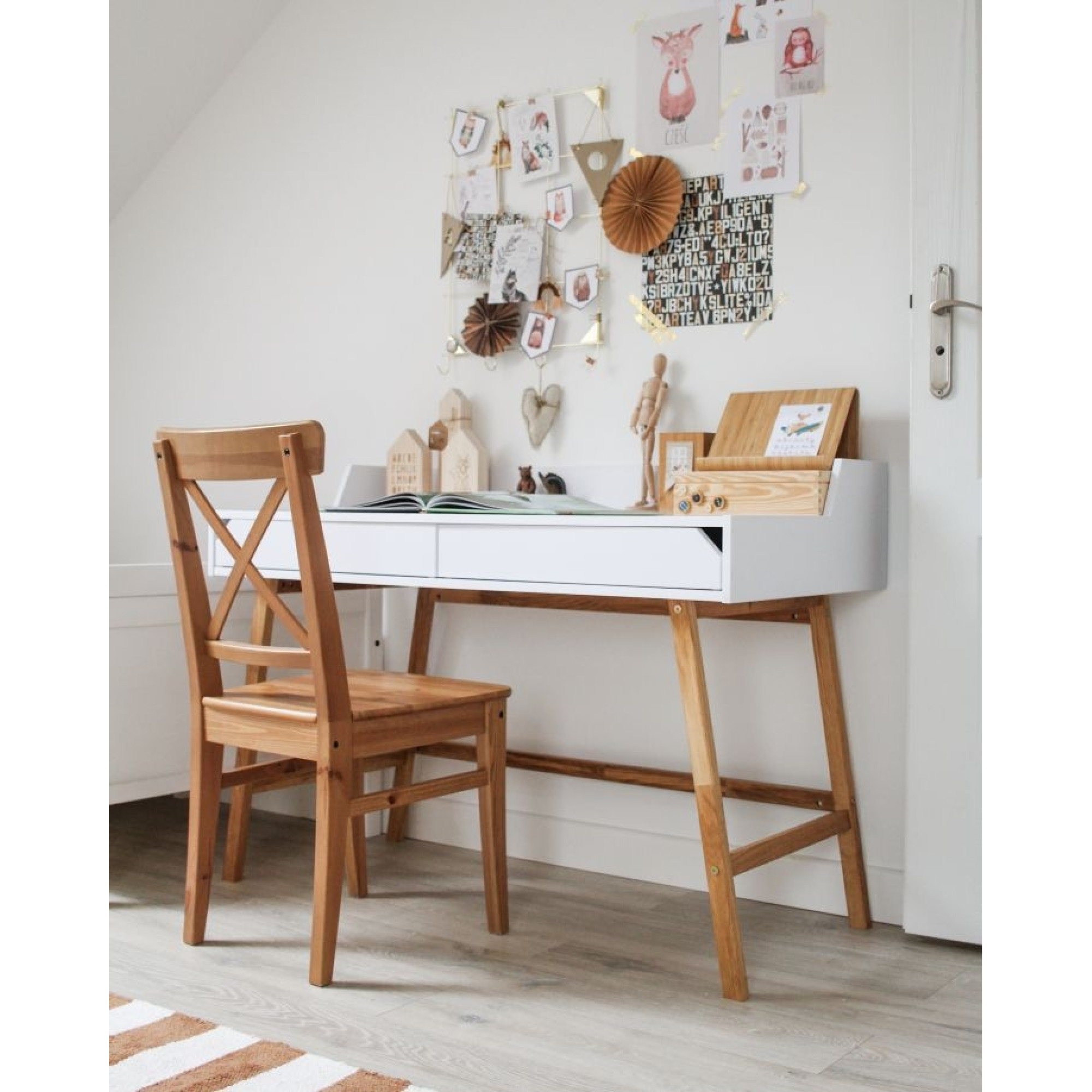 Birou LOTTA Alb, 2 sertare, blat 120x60 cm, picioare lemn de stejar, stil scandinav,