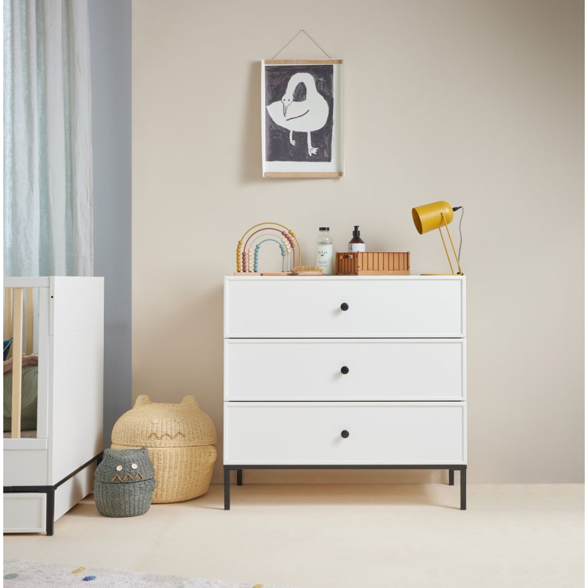 Comoda 3 sertare, Lumi, MDF cu picioare metalice, ALB