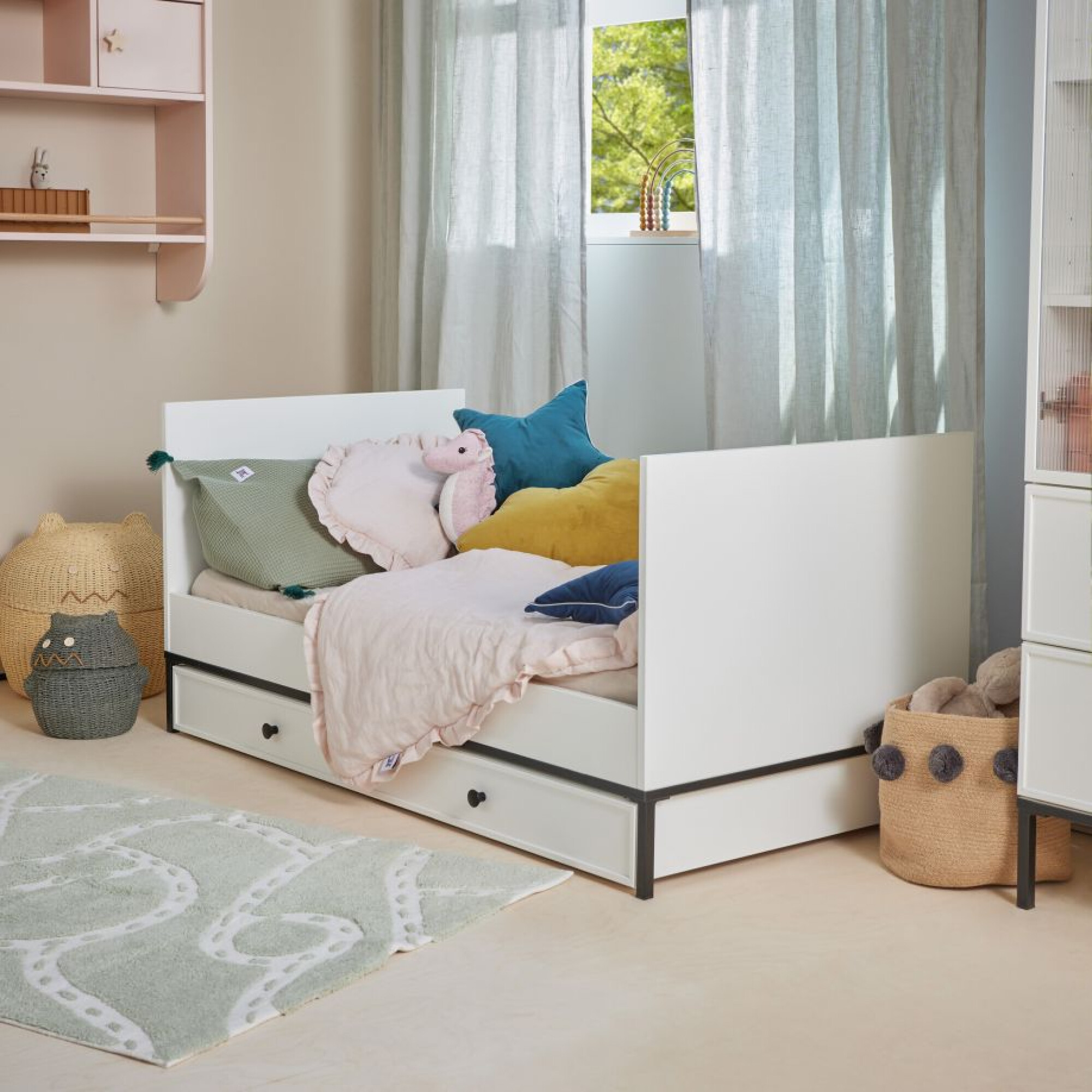 Patut bebe Lumi, transformabil, Modern, Lemn de Pin, picioare metalice, 70x140 cm
