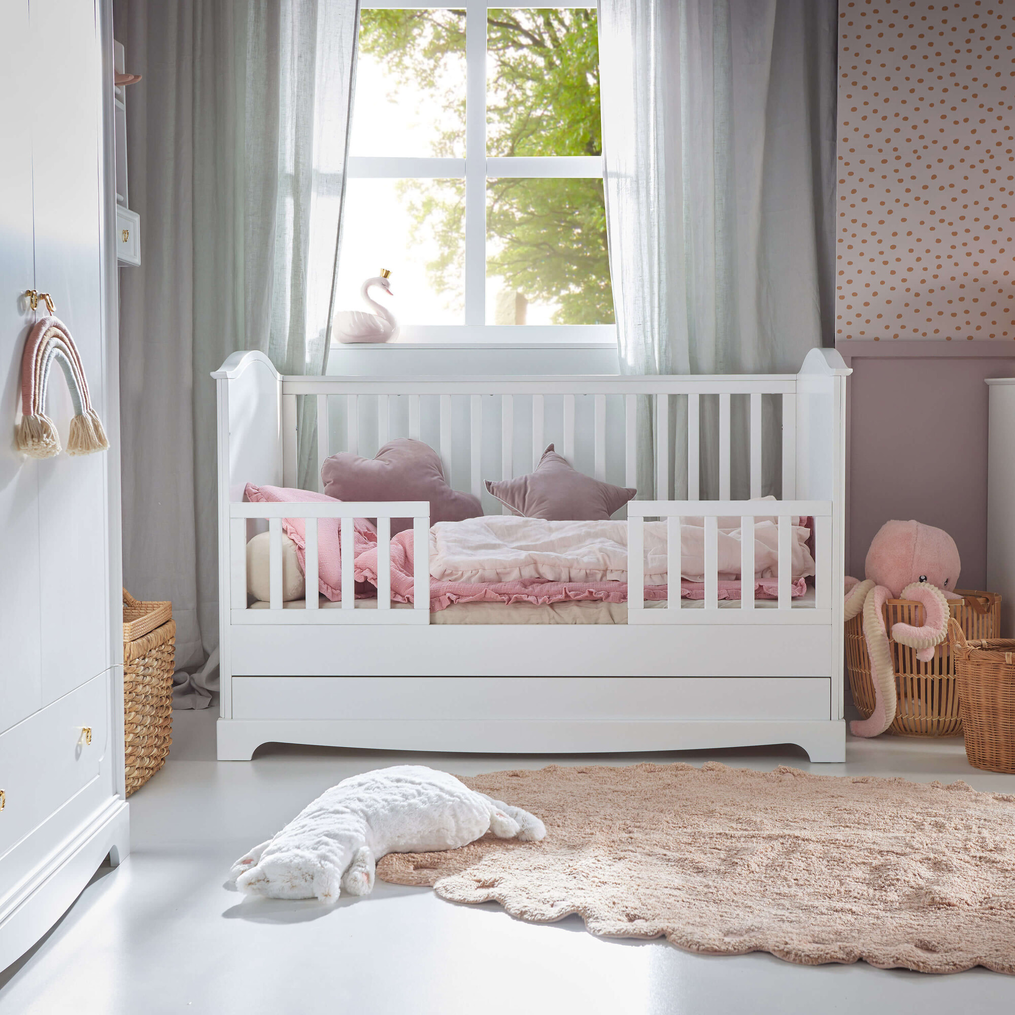 Patut bebe cu sertar, MDF/Lemn, ALB, stil clasic-romantic, 70x140 cm, colectia Royal