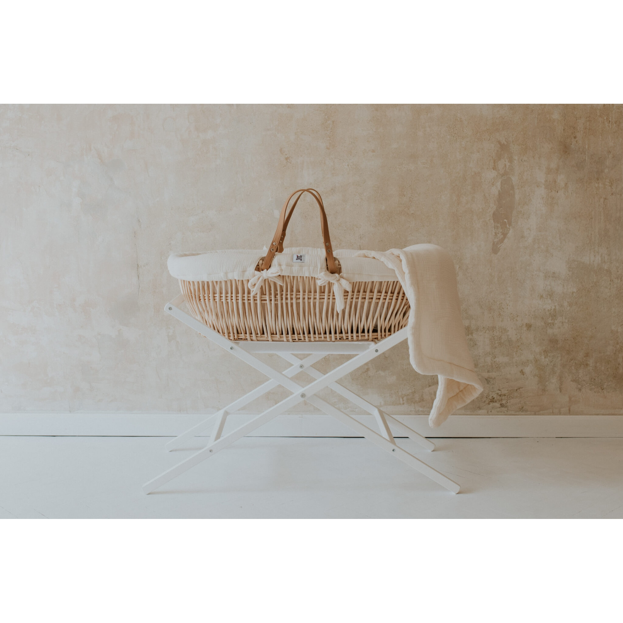 Stand pentru cosuletul bebe de rachita