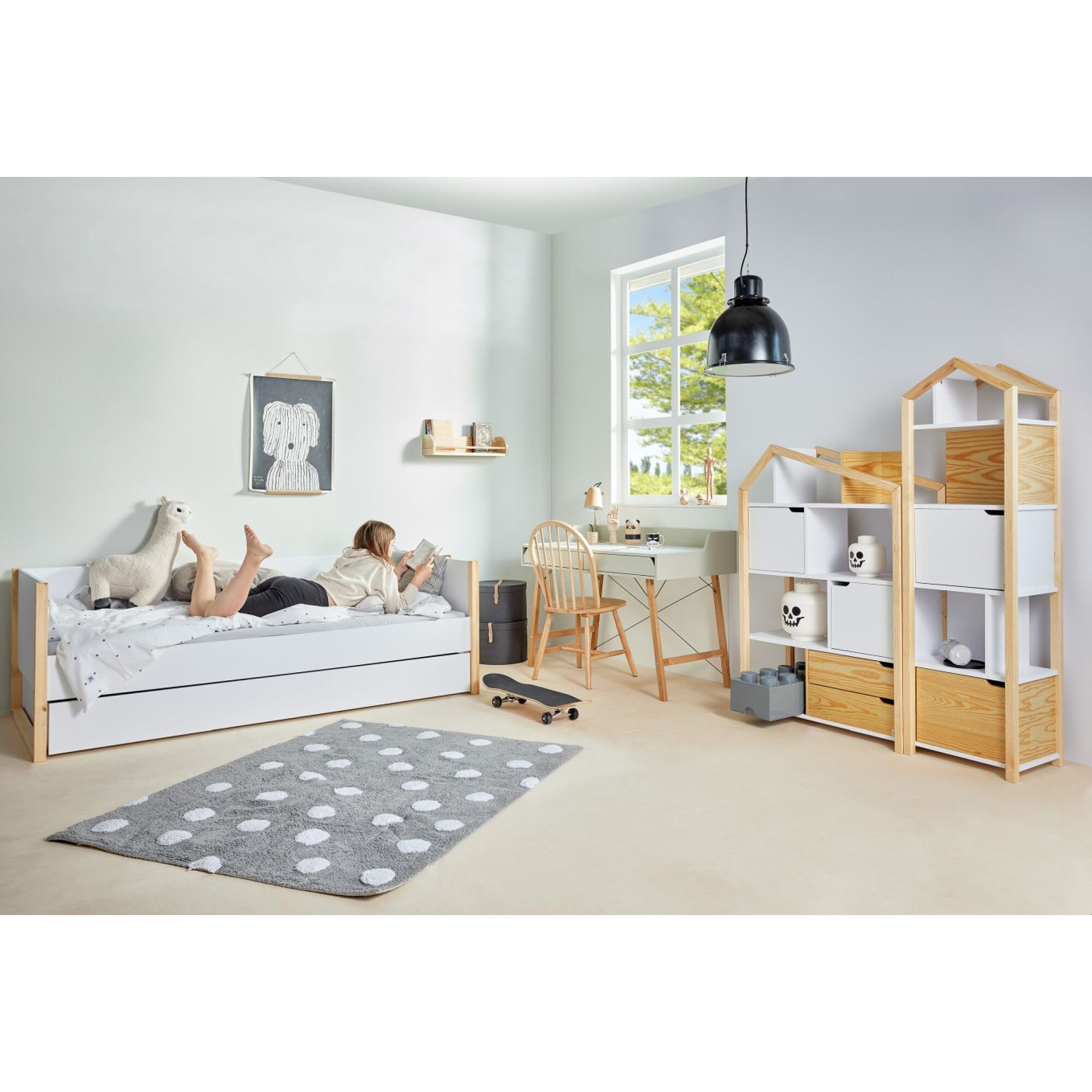 Biblioteca Montessori Joey, tip casuta, cu 3 rafturi, 2 dulapioare, lemn de pin, ALB, colectia TATAM, 160x46 cm