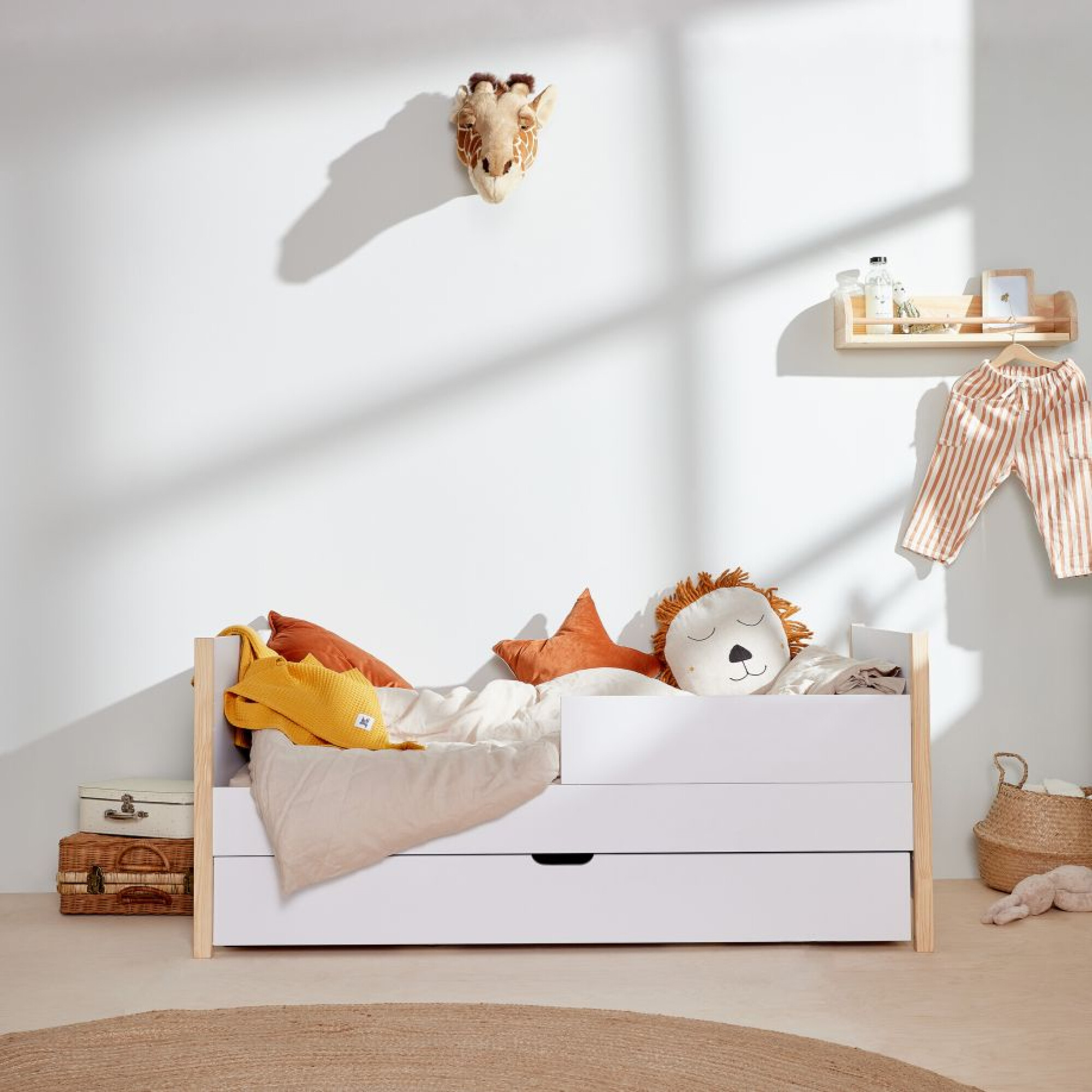 Patut bebe transformabil, MDF/lemn de pin, ALB, colectia TATAM, 70x140 cm
