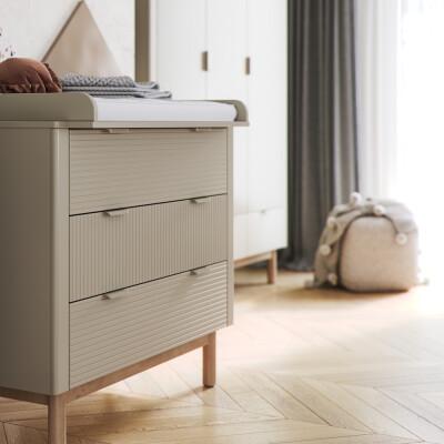 Comoda 3 sertare  din lemn masiv / MDF, colectia Miloo, champagne