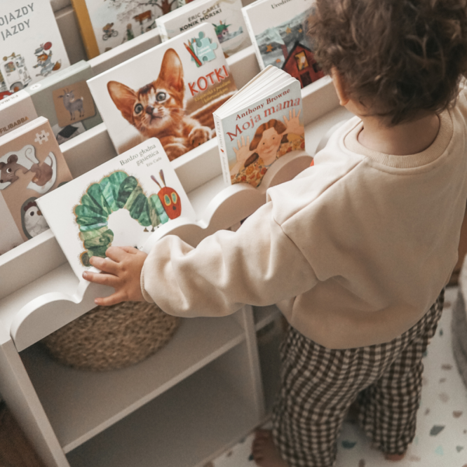 Book Nook, Biblioteca Montessori, Latte