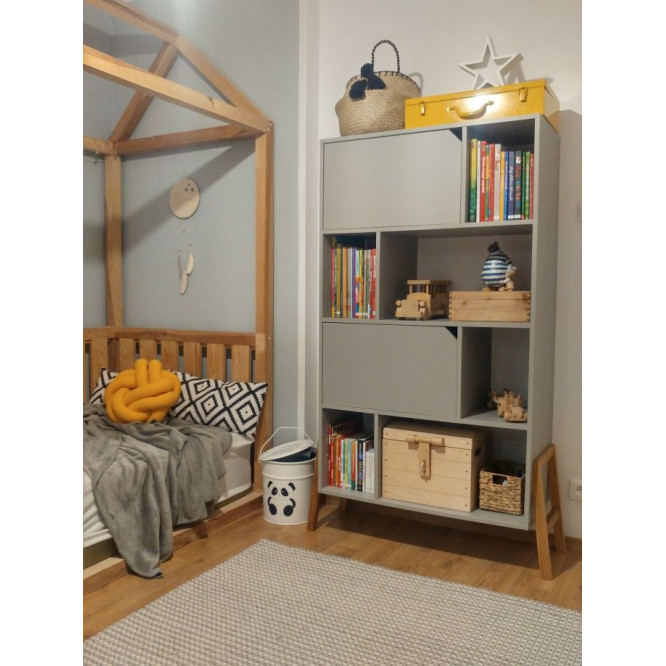 Biblioteca 4 rafturi, 2 dulapioare, PAL, picioare de lemn stejar, Gri, 167x103 cm, stil scandinav, colectia LOTTA