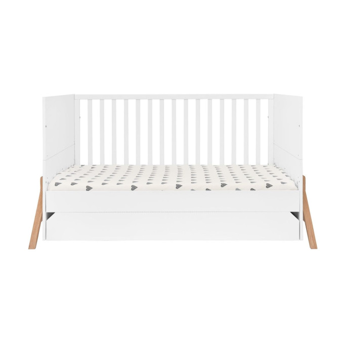 Patut bebe transformabil, cu sertar, lemn/MDF, Alb, stil scandinav, 140 x 70 cm, colectia LOTTA