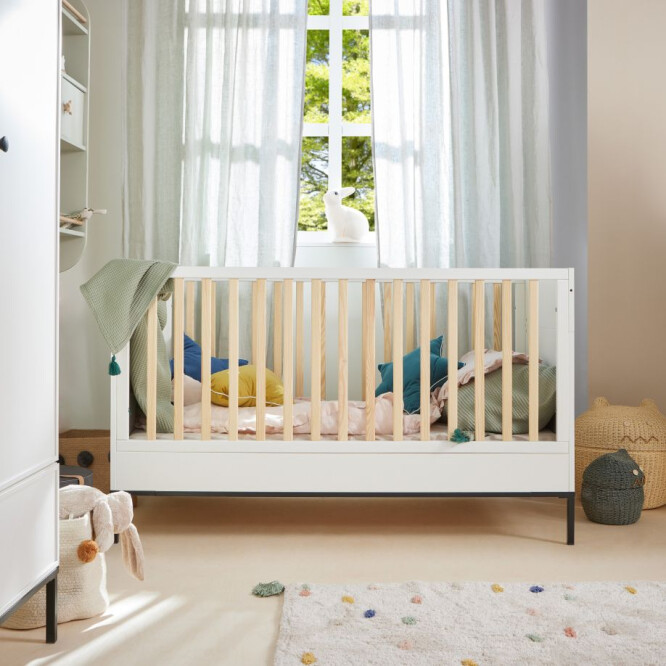 Patut bebe Lumi, transformabil, Modern, Lemn de Pin, picioare metalice, 70x140 cm
